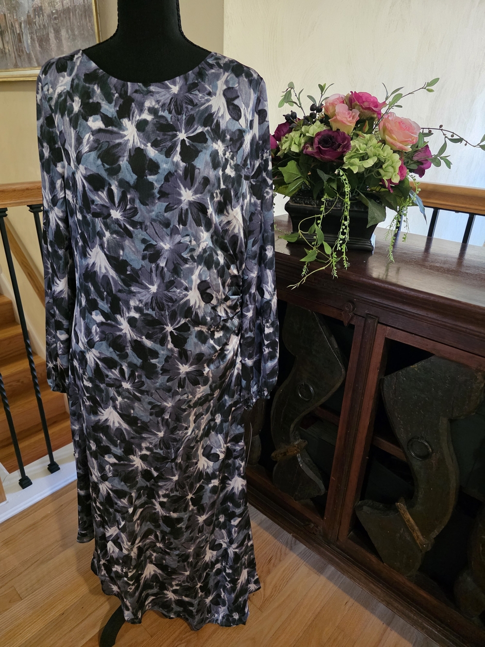 Maggy‎ London Black, Gray and White Floral Asymmetrical Dress 14 NWT